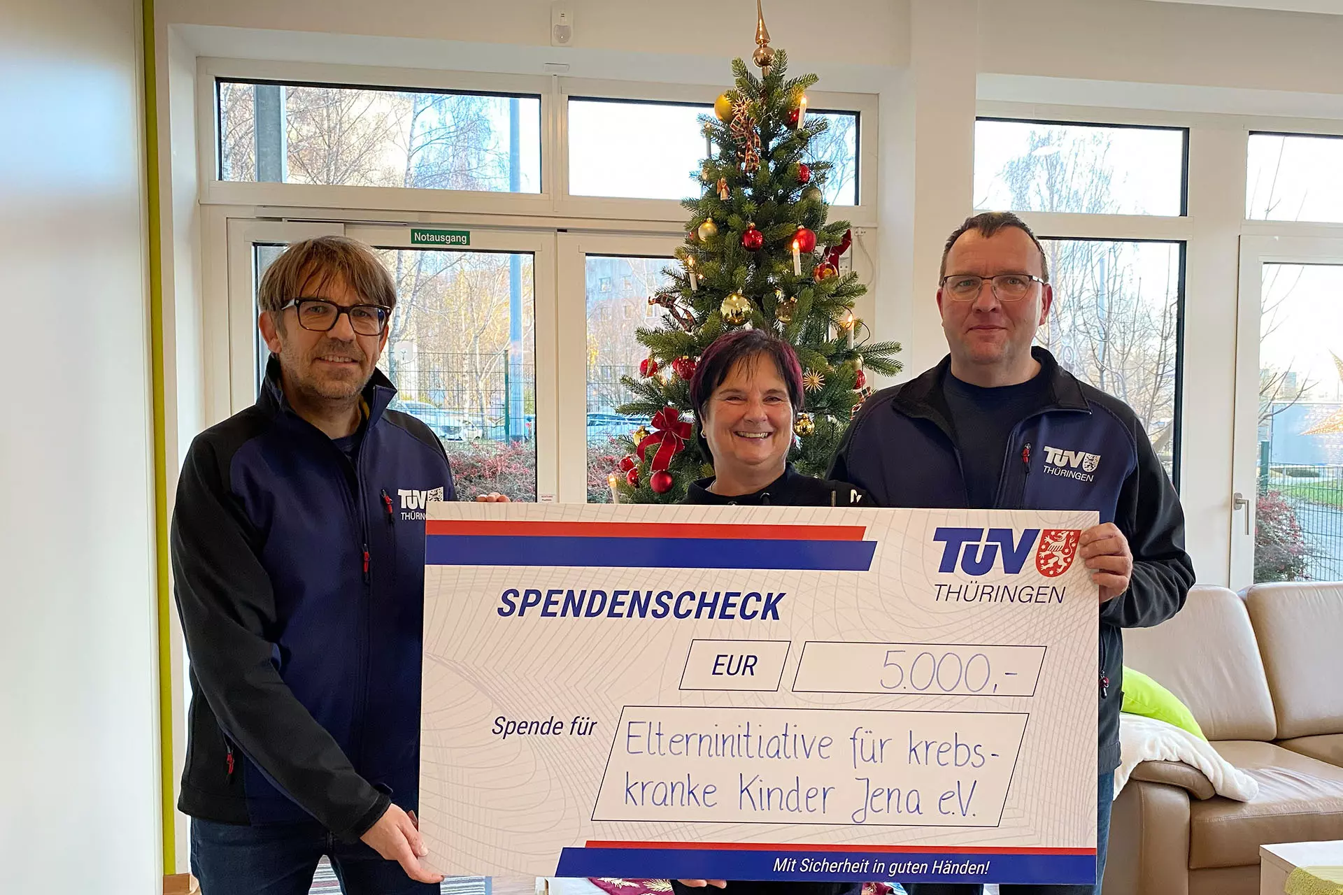 Weihnachtsspende an die Elterninitiative krebskranke Kinder Jena e.V.